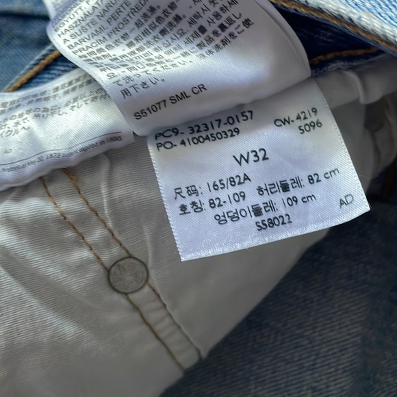 Levi’s 501 distressed denim shorts, size 32, new - Picture 7 of 9